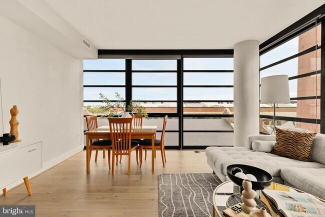 Photo - 1300 4th St SE Unit 812