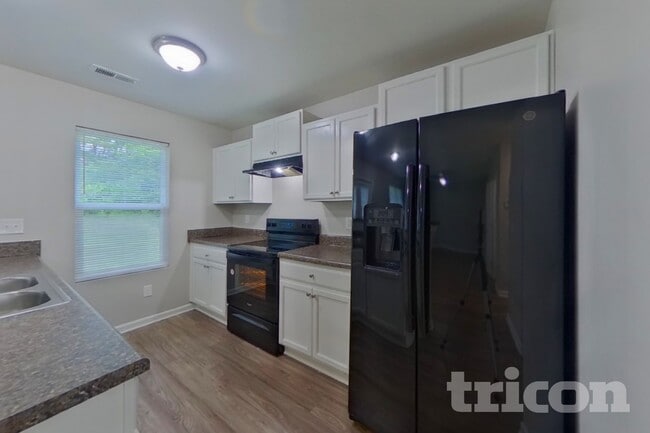 Photo - 513 Gentle Breeze Ln