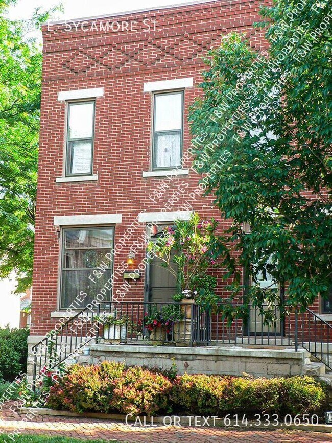 Photo - 370 E Sycamore St