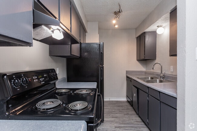 2BR, 2BA LARGE - 1136SF Kitchen