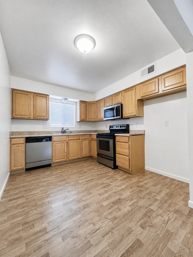 Photo - 609 Taylor St