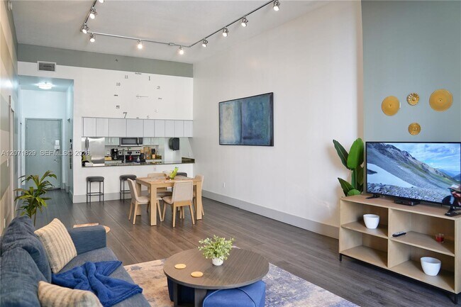 Building Photo - 1200 Brickell Bay Dr Unit 1406