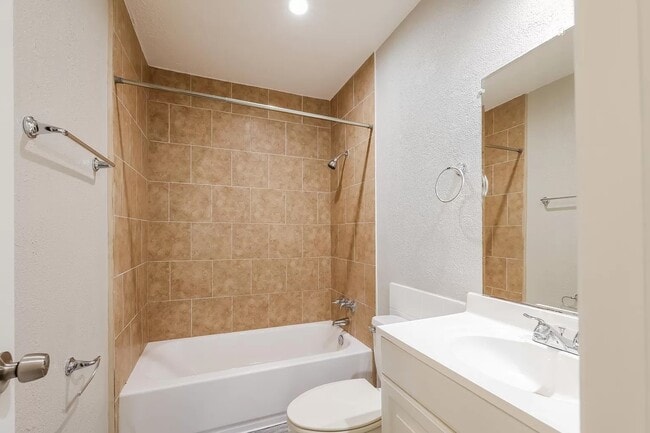 Photo - 16738 Barcelona Dr