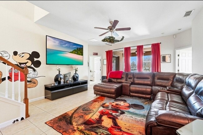 Photo - 4980 Castle St W