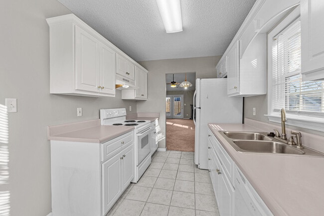 Photo - 2002 Caton Dr