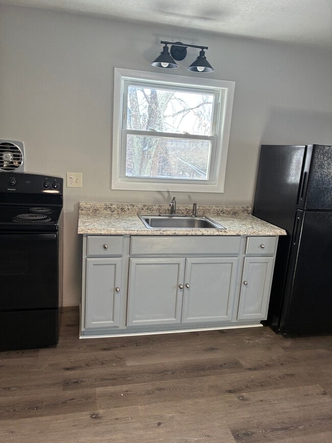 Photo - 1127 Mill St Unidad E1