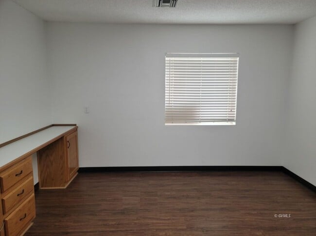 Photo - 1491 W Thatcher Blvd