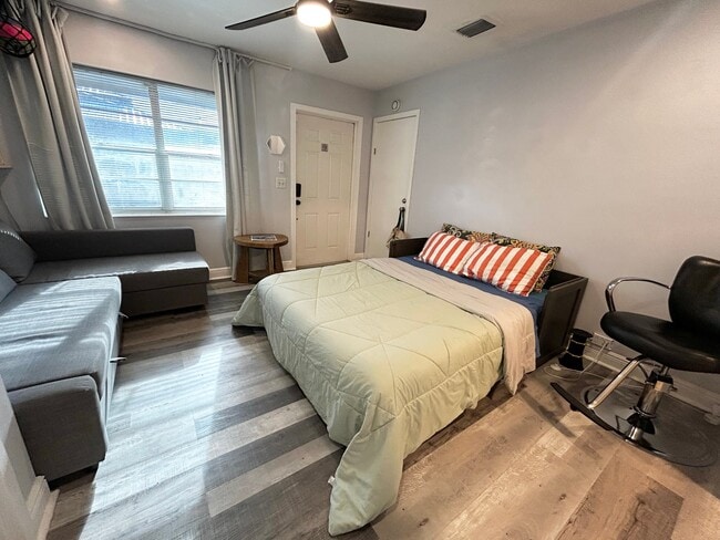 Photo - 1035 - 1037-1037 NE 32nd St Unit Q4s