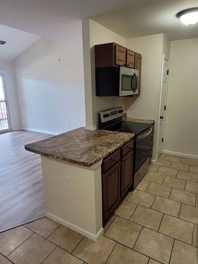 Photo - 2 Bed 2 Bath-Southampton Villas Condos *1... Unit 305