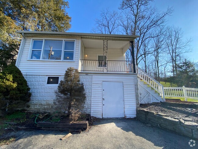 Building Photo - COLERAIN - Adorable 2+ bed 1 bath ranch on... Rental