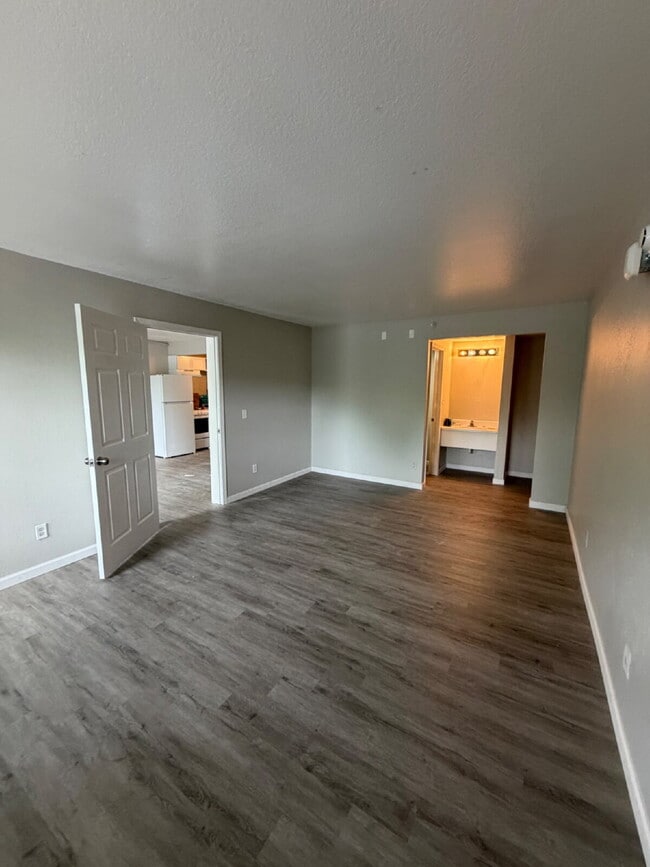 Photo - AFFORDABLE 2BR with ALL UTILITIES Unit 113