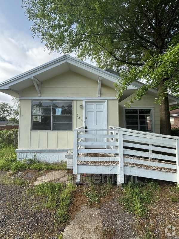 Building Photo - 521 62nd St Rental