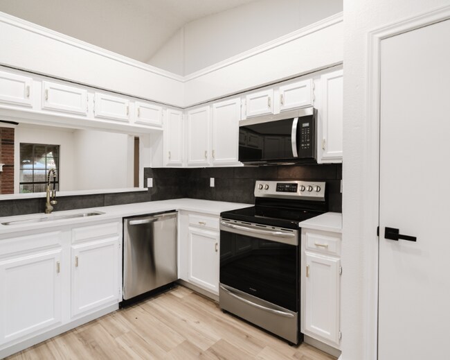 Photo - 301 Sheffield Dr