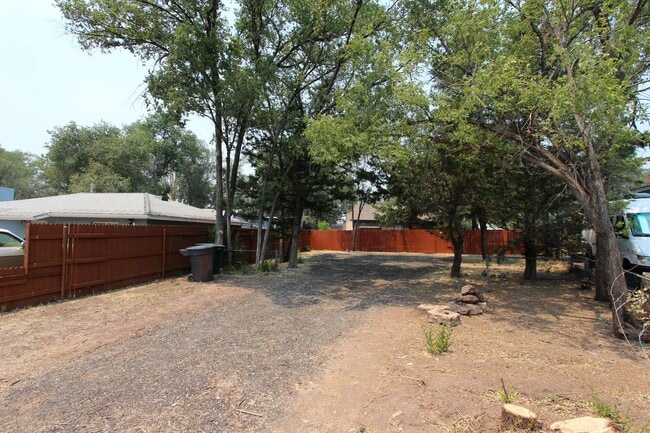 Building Photo - Charming 2 Bedroom Home in Lower Greenlaw | Large Fenced Yard