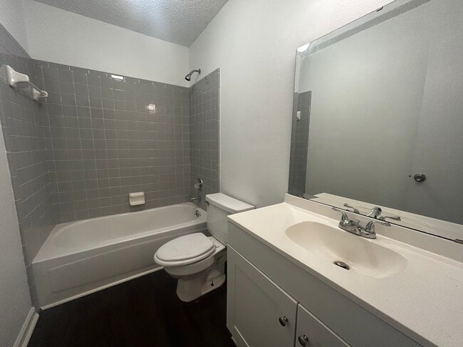 Photo - 2387 Parrot Ln