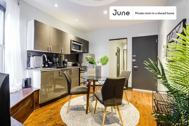 Room in Shared 4 bed/2 bath home in Upper East Side