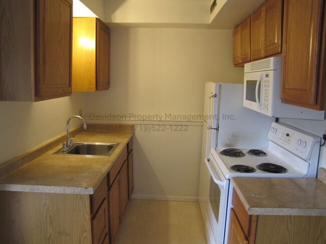 Photo - 670 Van Buren St Unit #4