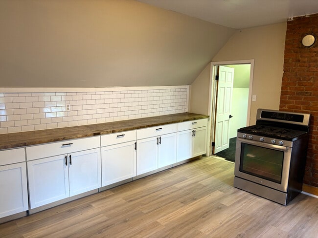 Photo - 238 Schiller St