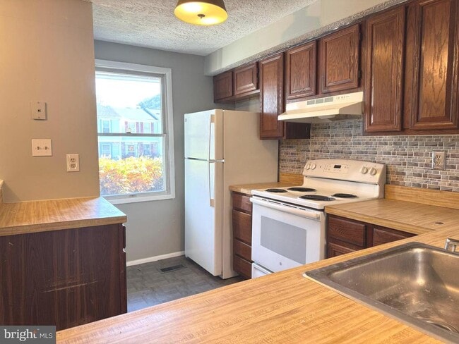 Photo - 95 Stillwood Cir