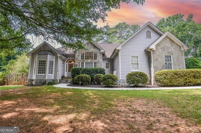 Building Photo - 223 Windsong Ln SW