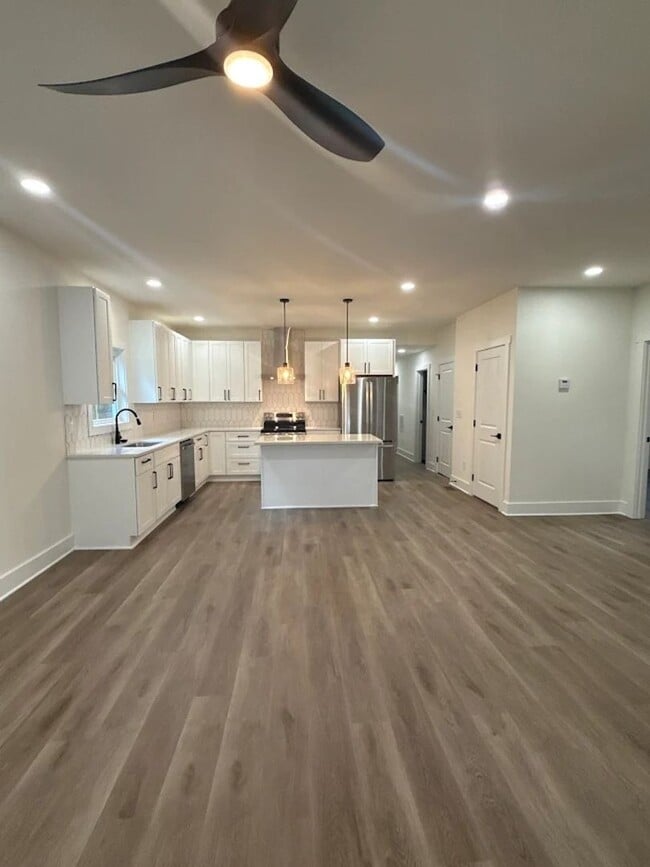 Photo - Modern 5BR/2.5BA Home with Spacious Layout