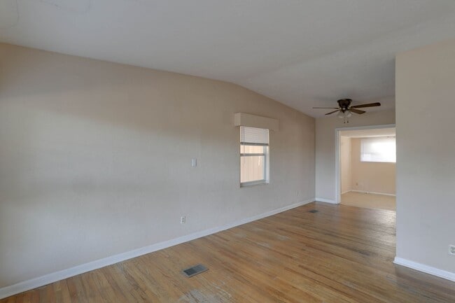 Photo - 1704 Edmundshire Rd