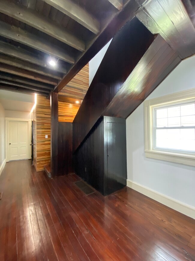 Photo - 2100 Cecil Ave