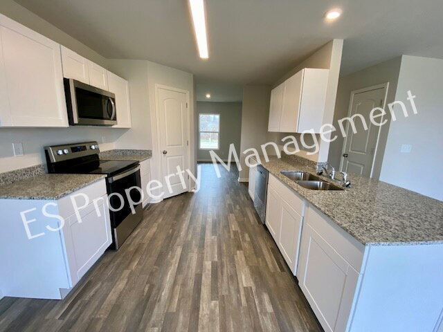 Photo - Gorgeous 5 Bedroom 3 Bathroom New Build in Muncie!
