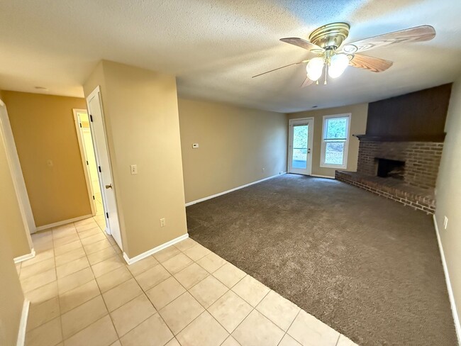 Photo - 5633 Bluebird Ct