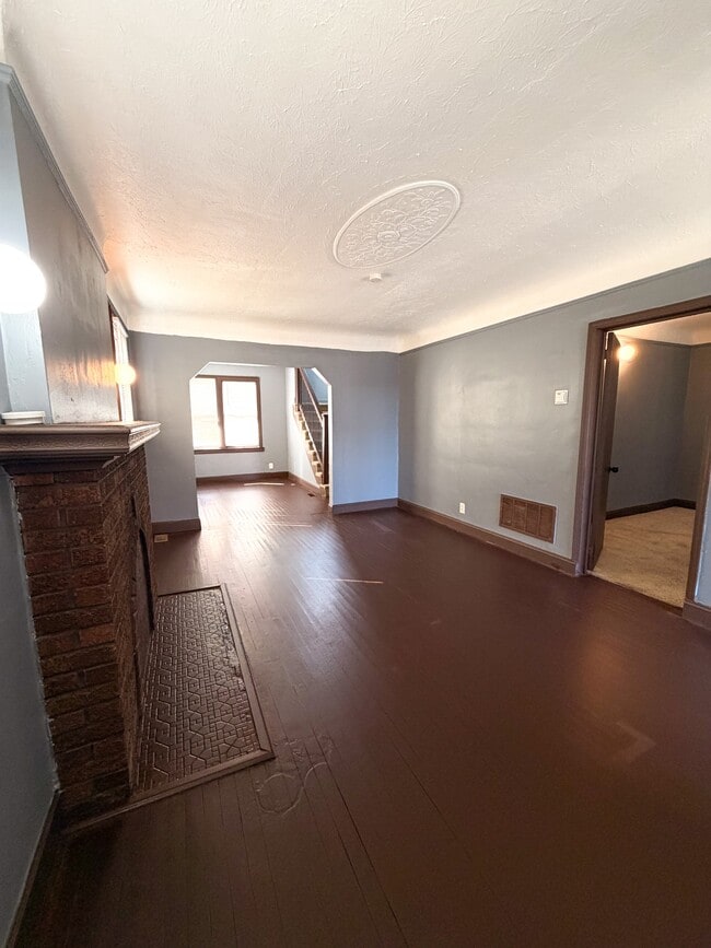 Photo - 9241 Boleyn St