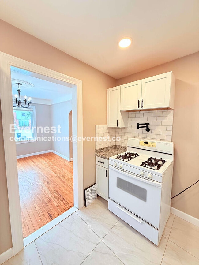 Photo - 15472 Lauder St