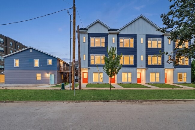Photo - 108 S 5th St