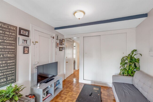 Photo - 519.5 Manila Ave Casa