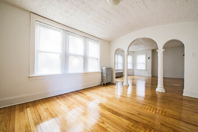 Photo - 8236 S Maryland Ave