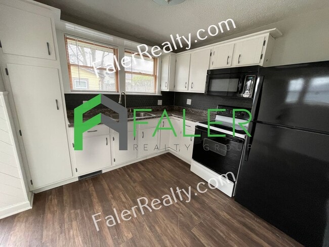 Photo - Darling Belmont Bungalow