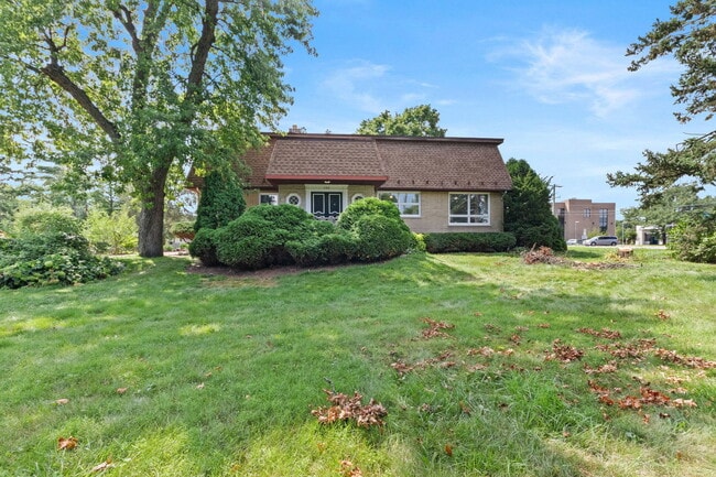 Building Photo - 288 Middaugh Rd
