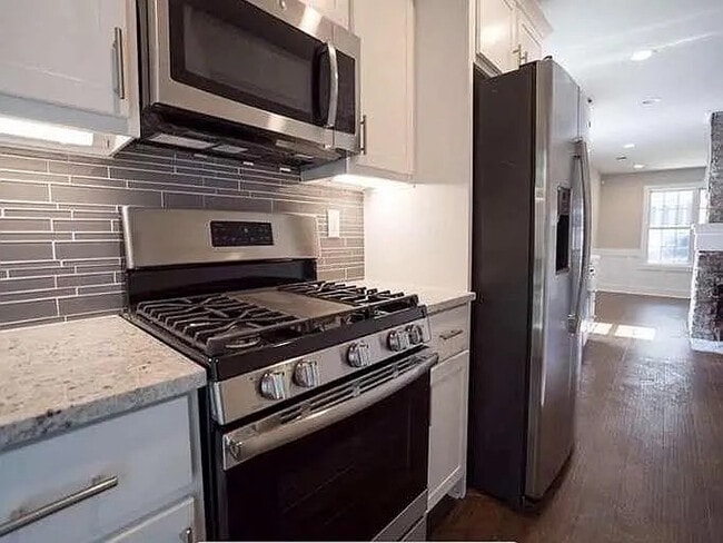 Photo - Room in House on Parsons St SW