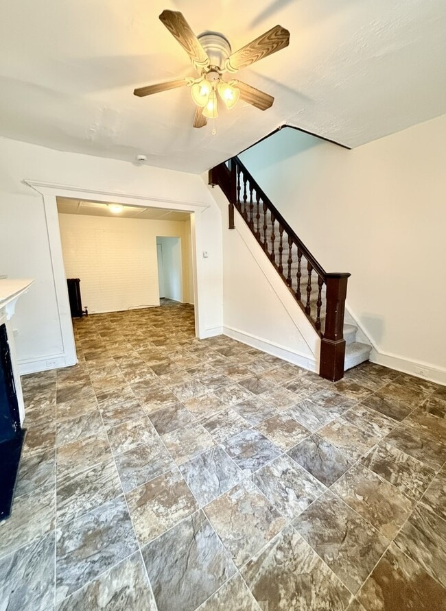 Photo - 630 E Thayer St