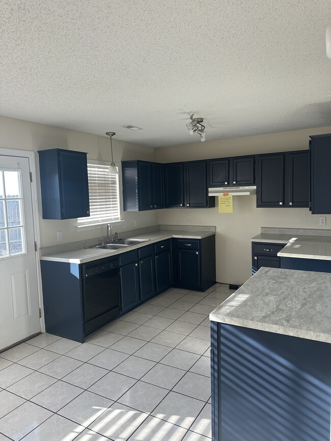 Building Photo - 1300 Fredonia St