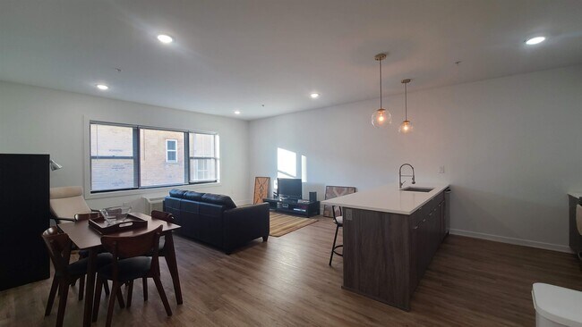 Photo - 111 75th St Unidad 205