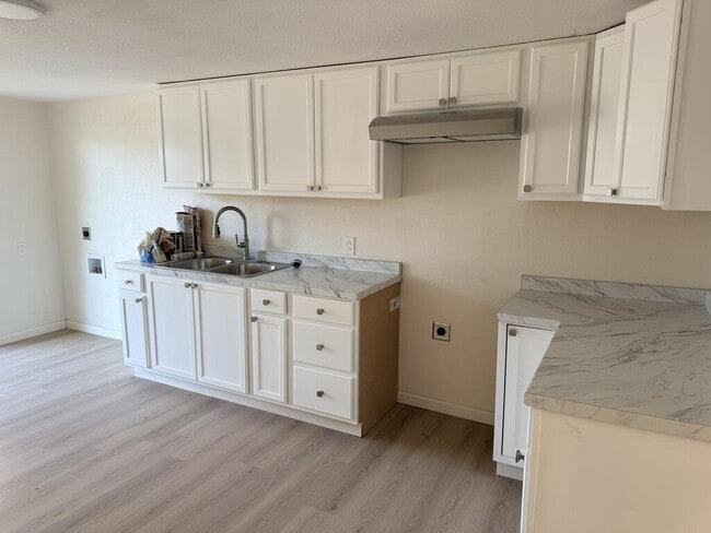 Photo - 409 W Mable St