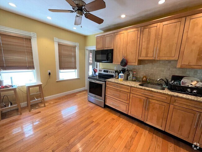 Building Photo - 40 Newbern Ave Unit 40 Rental