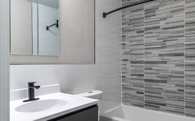 Photo - Groveland Manor