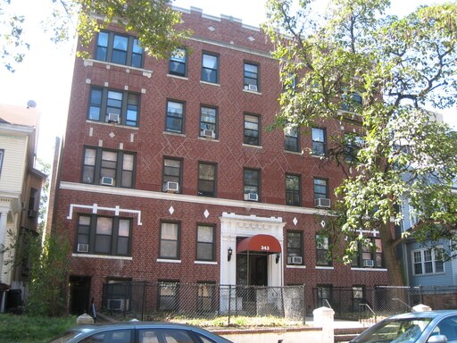 343 Fairmount, ¡alejado