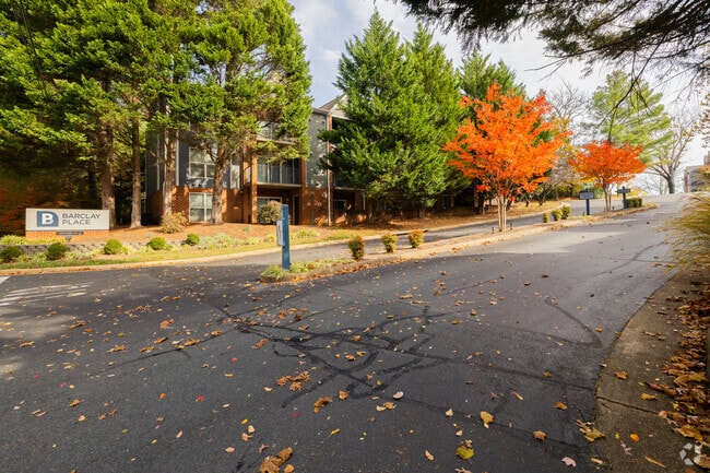 Building Photo - Barclay Place