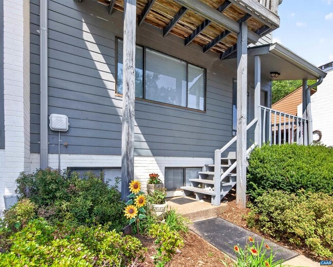 225 Harvest Dr