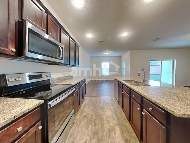 Photo - 4878 St James Ln