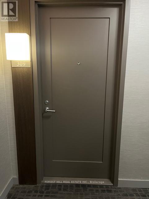 Photo - 310 Tweedsmuir Ave