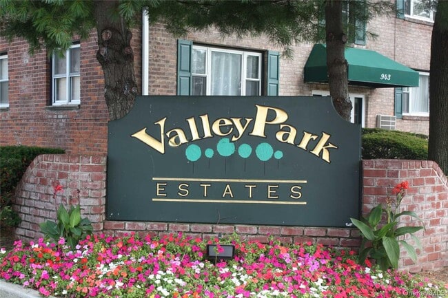 Building Photo - 957 Fenwood Dr Unit 3 Rental