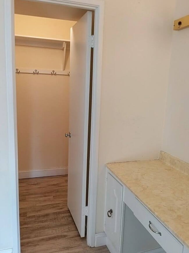 Photo - 205 Yoakum Pkwy Unidad 421